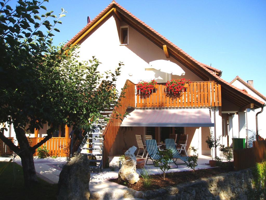 Pension Am Wald Goessweinstein Exterior foto